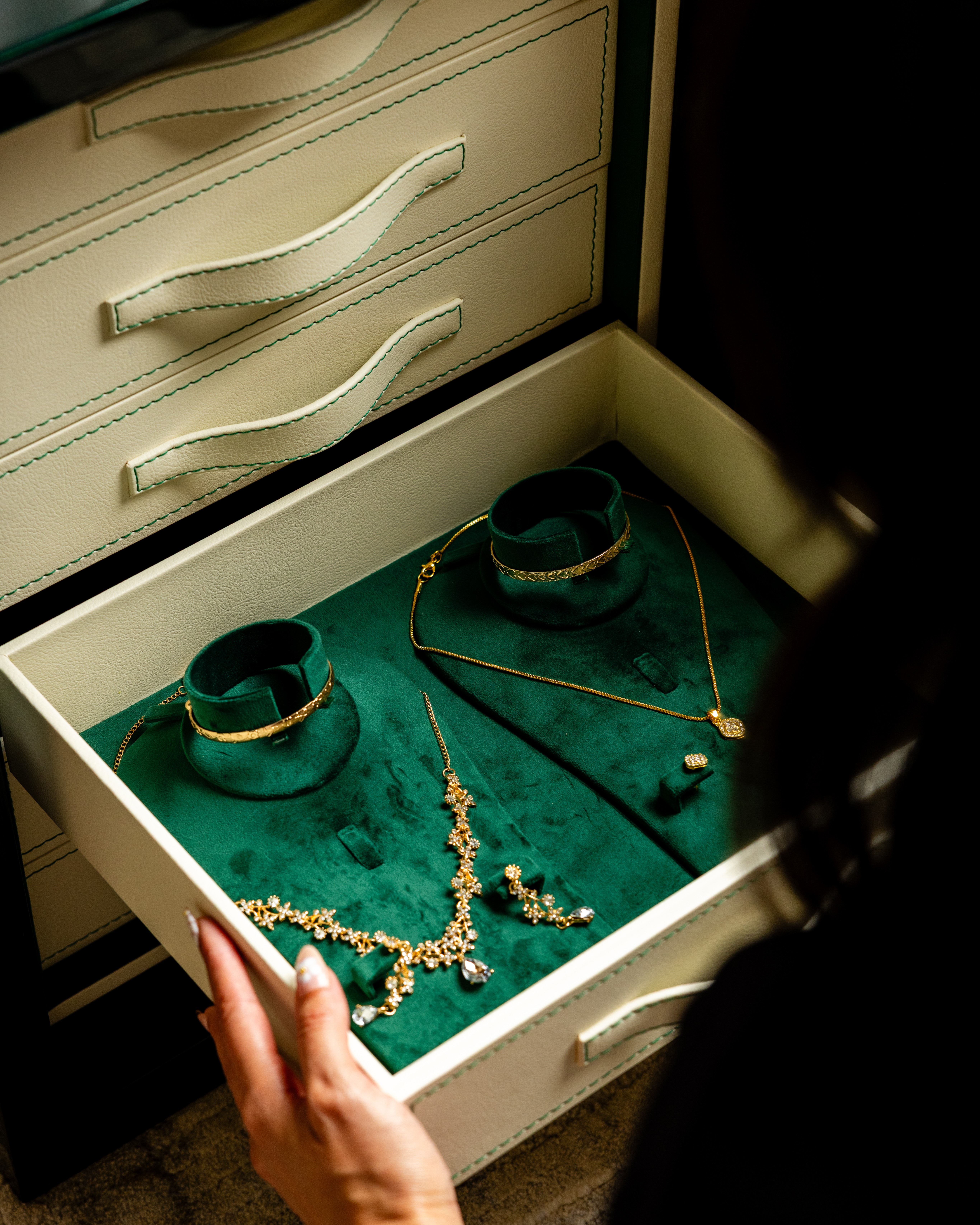 Luxuria jewellery safe — interior detail and LED lighting